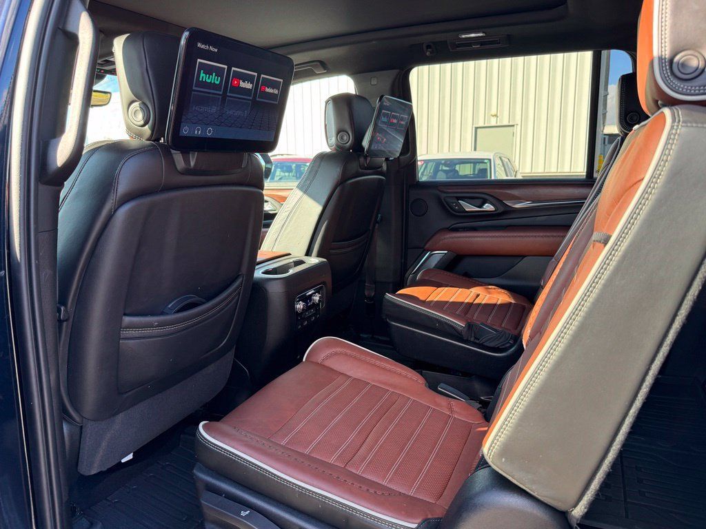 Used 2023 GMC Yukon XL Denali Ultimate w/ LPO, Floor Liner Package AWD/4WD image 14
