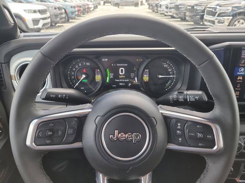 Certified 2025 Jeep Wrangler Unlimited Sahara AWD/4WD image 32