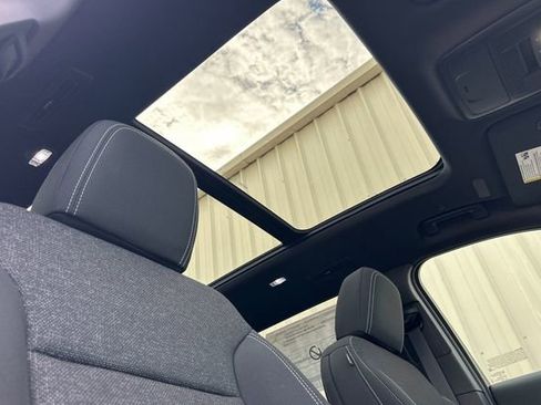 New 2026 Chevrolet Traverse LT w/ Sun and Wheel Package image 23