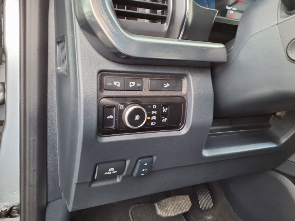 Used 2024 Ford F250 Lariat w/ Black Appearance Package AWD/4WD image 27
