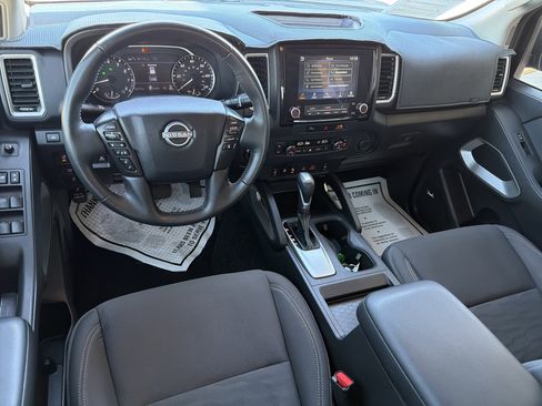 Used 2024 Nissan Frontier SV w/ SV Convenience Package image 12