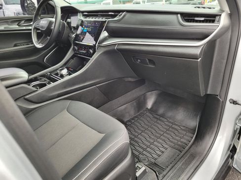 Used 2022 Jeep Grand Cherokee L Laredo w/ Luxury Tech Group I image 21