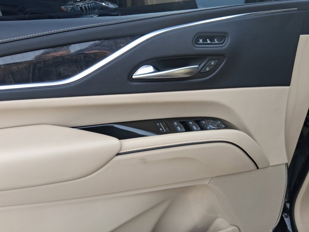 Used 2023 Cadillac Escalade ESV Premium Luxury AWD/4WD image 9