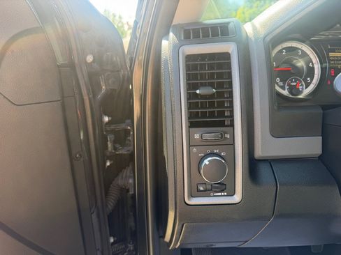 Used 2018 RAM 2500 Tradesman w/ Chrome Appearance Group AWD/4WD image 19