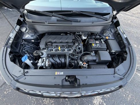 Used 2023 Hyundai Venue SEL w/ Cargo Package FWD image 31