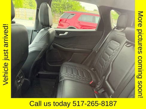 Used 2024 Ford Escape Platinum w/ Premium Technology Package AWD/4WD image 4