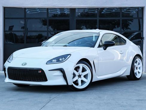 Used 2023 Toyota GR86 Premium RWD image 1