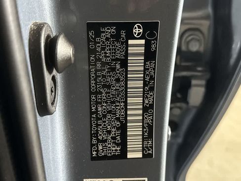 Used 2025 Toyota Corolla LE FWD image 28