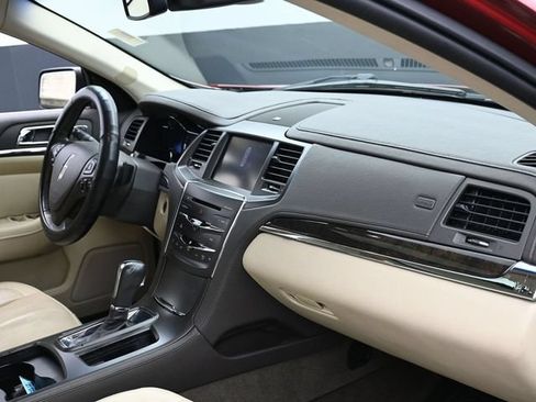 Used 2013 Lincoln MKS FWD image 30