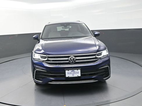 Used 2023 Volkswagen Tiguan SEL R-Line image 2