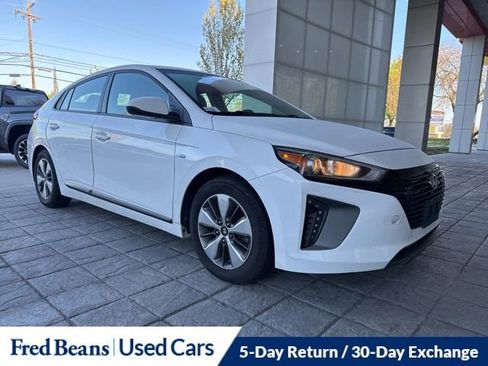 Used 2019 Hyundai Ioniq Plug-In Hybrid image 2