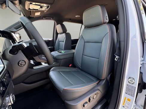 Used 2026 GMC Yukon XL AT4 AWD/4WD image 6