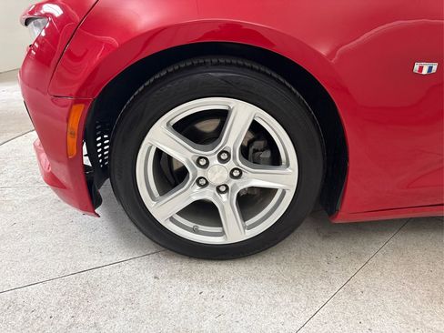 Used 2016 Chevrolet Camaro LT RWD image 11