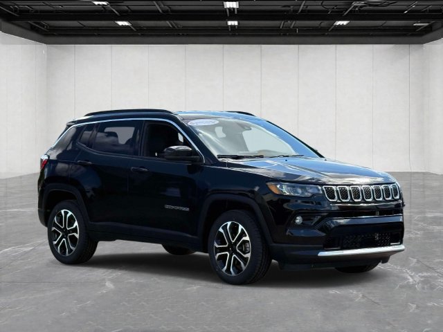 Used 2023 Jeep Compass Limited AWD/4WD image 3