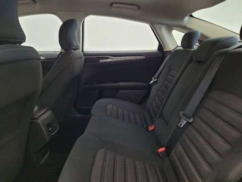 Used 2017 Ford Fusion SE w/ Fusion SE Technology Package image 18