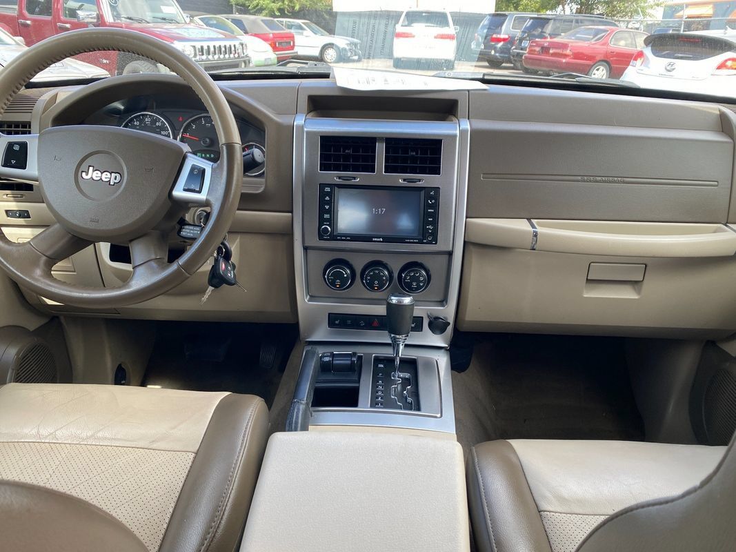 Used 2008 Jeep Liberty Limited w/ Premium Group II AWD/4WD image 16