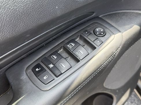 Used 2022 Dodge Durango SXT w/ Blacktop Package RWD image 11