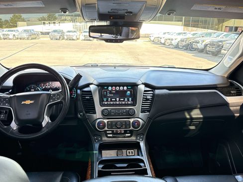 Used 2020 Chevrolet Tahoe Premier AWD/4WD image 16