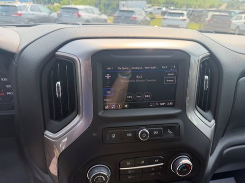 Used 2025 Chevrolet Silverado 1500 Custom w/ Turbomax Blackout Package AWD/4WD image 19