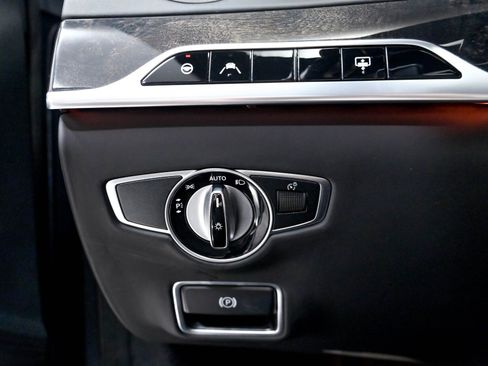 Used 2019 Mercedes-Benz S 560 4MATIC Sedan w/ Premium Package image 65