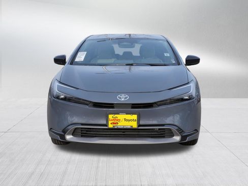 Used 2023 Toyota Prius XLE image 2