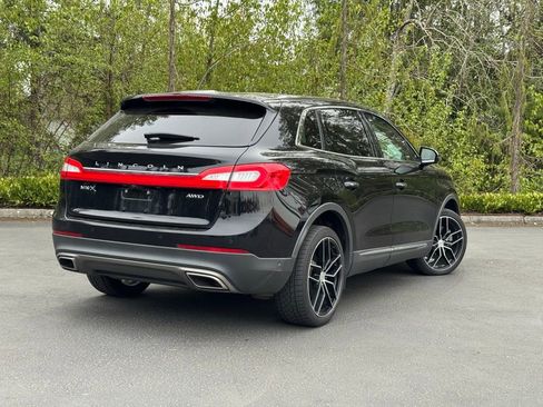 Used 2017 Lincoln MKX Reserve AWD/4WD image 3
