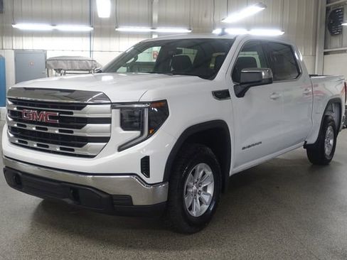 Used 2023 GMC Sierra 1500 SLE AWD/4WD image 3