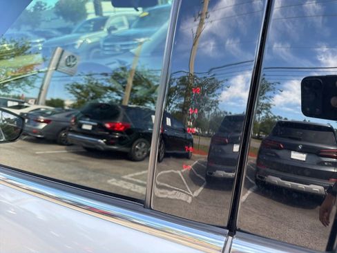 Used 2018 Ford Escape SE w/ SE Sync 3 Package image 3