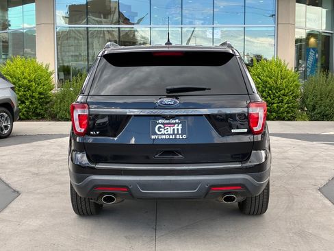 Used 2019 Ford Explorer XLT w/ Equipment Group 202A FWD image 5