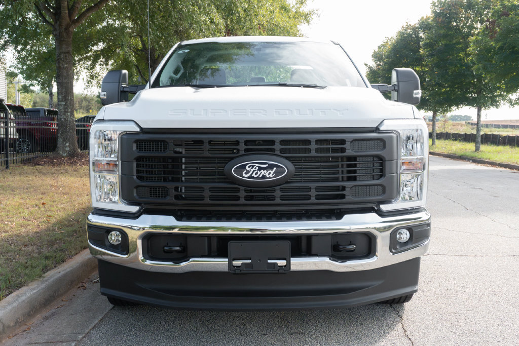 New 2027 Ford F250 XL w/ XL Chrome Package AWD/4WD image 4