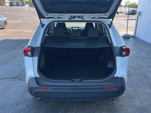 Used 2025 Toyota RAV4 XLE AWD/4WD image 16