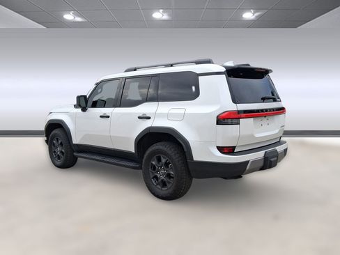 Used 2024 Lexus GX 550 image 3