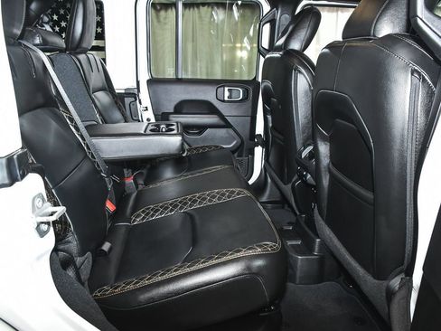 Used 2022 Jeep Wrangler Unlimited Sahara image 45