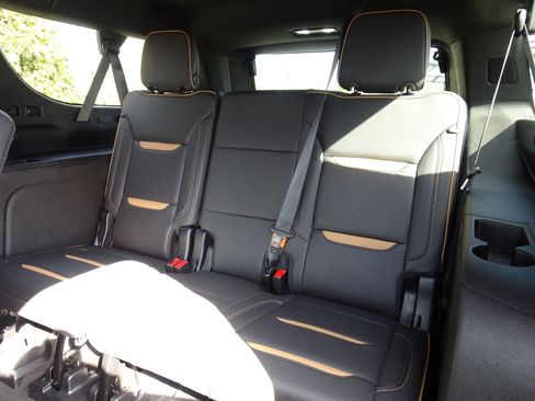 Used 2023 GMC Yukon XL AT4 w/ AT4 Premium Package image 20