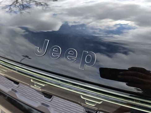 New 2026 Jeep Grand Wagoneer Limited AWD/4WD image 12