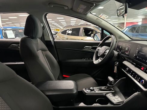 Used 2023 Kia Sportage LX FWD image 30
