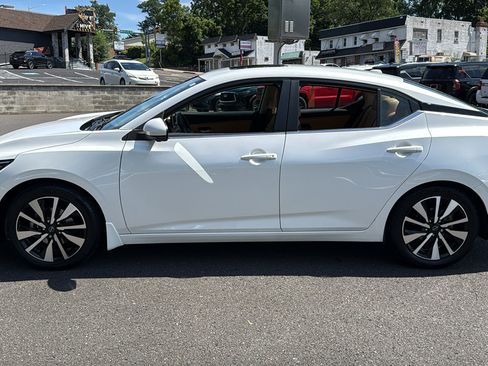 Certified 2024 Nissan Sentra SV w/ SV Premium Package FWD image 4