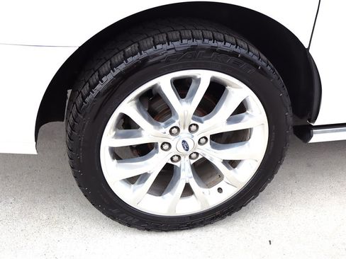 Used 2018 Ford Expedition Max Platinum AWD/4WD image 15