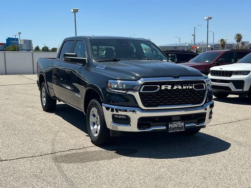 New 2026 RAM 1500 Big Horn AWD/4WD image 9