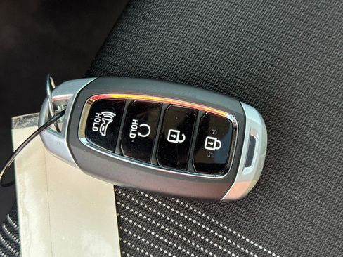 Used 2025 Hyundai Venue SEL FWD image 29