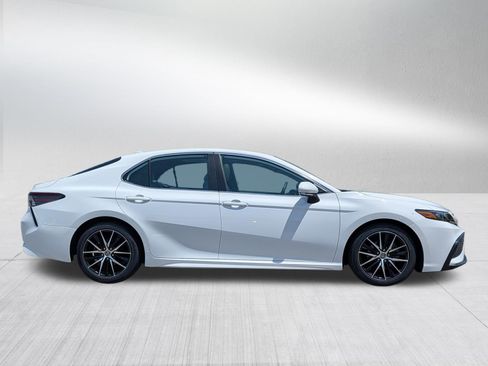 Used 2022 Toyota Camry SE w/ Audio Upgrade Package FWD image 8