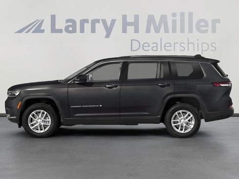Used 2023 Jeep Grand Cherokee L Limited AWD/4WD image 3