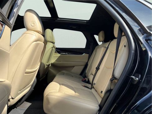 Used 2018 Cadillac XT5 Luxury w/ Driver Awareness Package FWD image 8