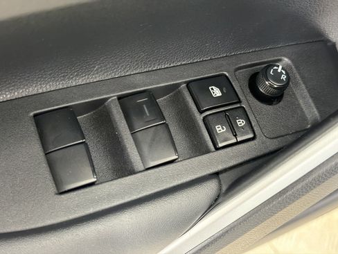 Used 2024 Toyota Corolla Cross LE FWD image 24