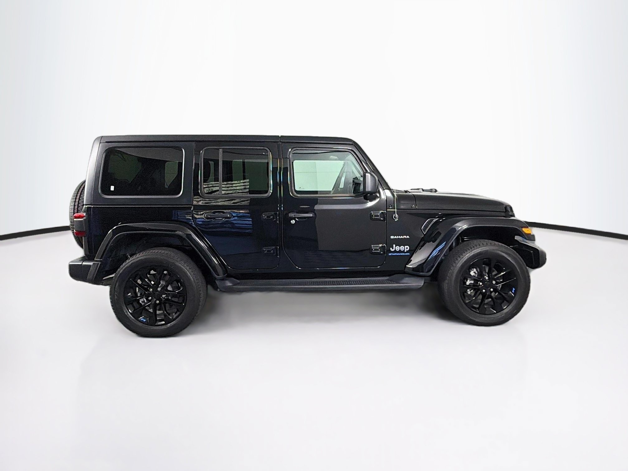 Used 2023 Jeep Wrangler Unlimited Sahara w/ Cold Weather Group AWD/4WD image 10