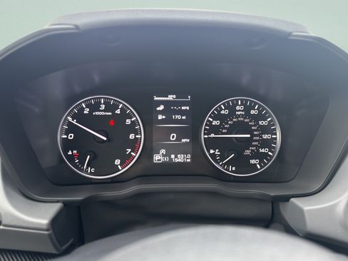 Used 2024 Subaru Crosstrek 2.0i Premium AWD/4WD image 13