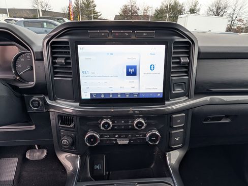 Certified 2022 Ford F150 XLT w/ Equipment Group 302A High image 17