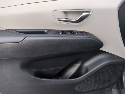 Used 2025 Hyundai Tucson SE image 24