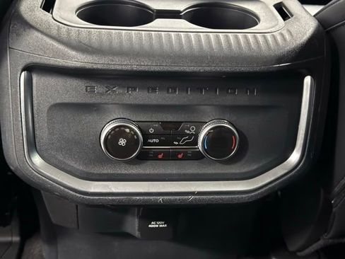 Used 2025 Ford Expedition Platinum AWD/4WD image 32