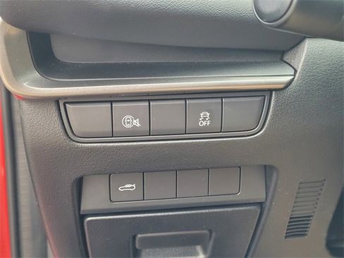 Used 2024 MAZDA MAZDA3 s image 23